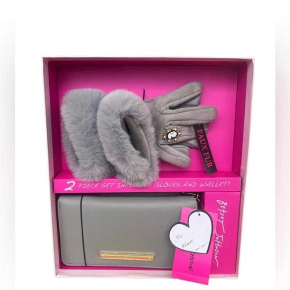 Betsey Johnson Faux Fur Trim Gloves & Zip Wristlet Wallet Boxed Gift Set NWT